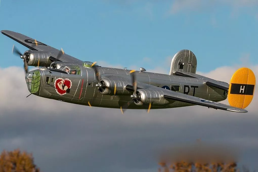 FlightLine B-24 Liberator Silver 2000mm (78 inch) Wingspan PNP FLW4011P RC Airplane
